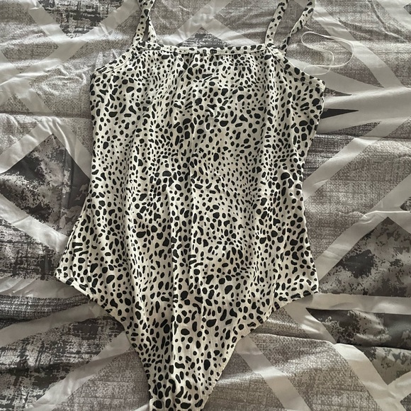 Pink lily thong body suit - Picture 1 of 2